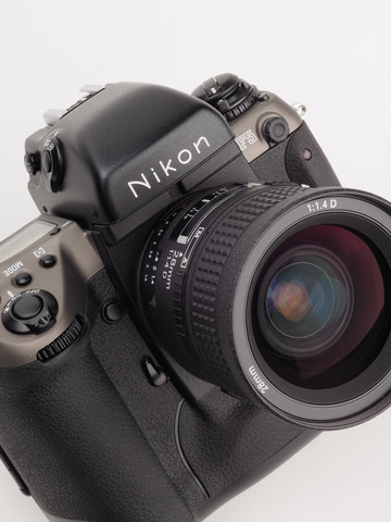 赤城耕一の「アカギカメラ」 第59回：「OM SYSTEM」OM-5で考えた