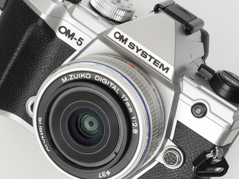 赤城耕一の「アカギカメラ」 第59回：「OM SYSTEM」OM-5で考えた