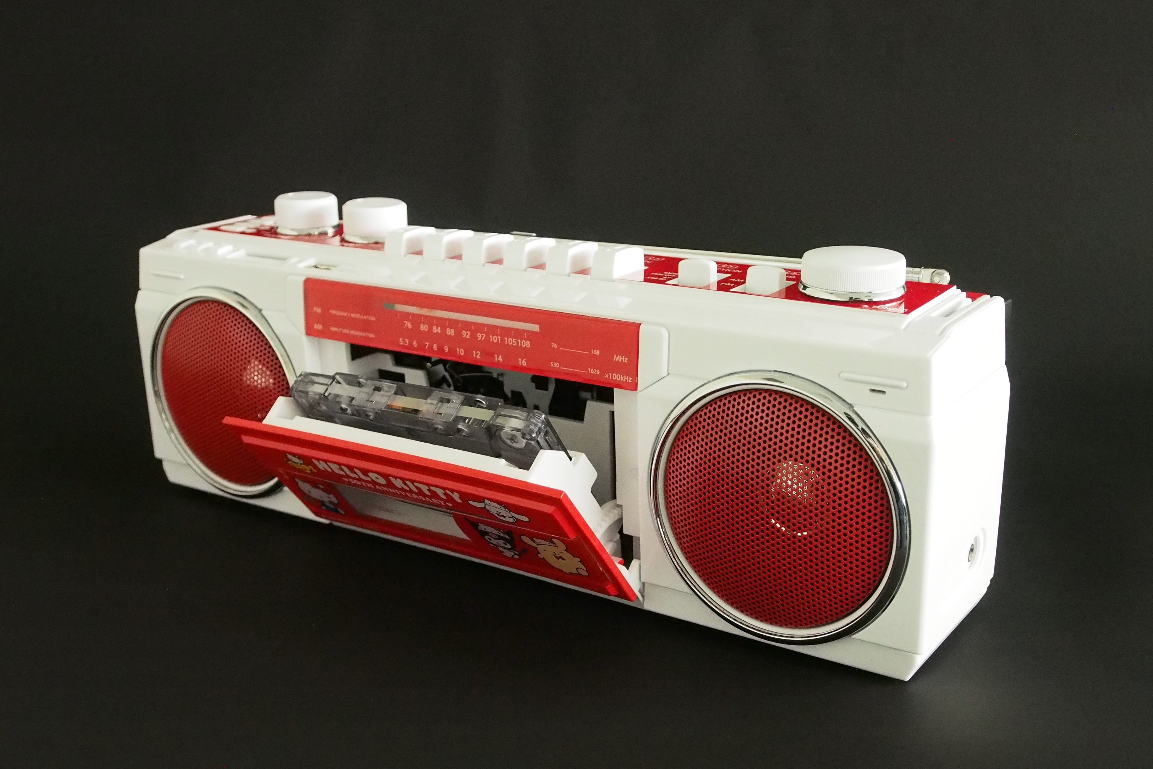 50周年記念デザインの「ハローキティ」のラジカセ「ORION Bluetooth