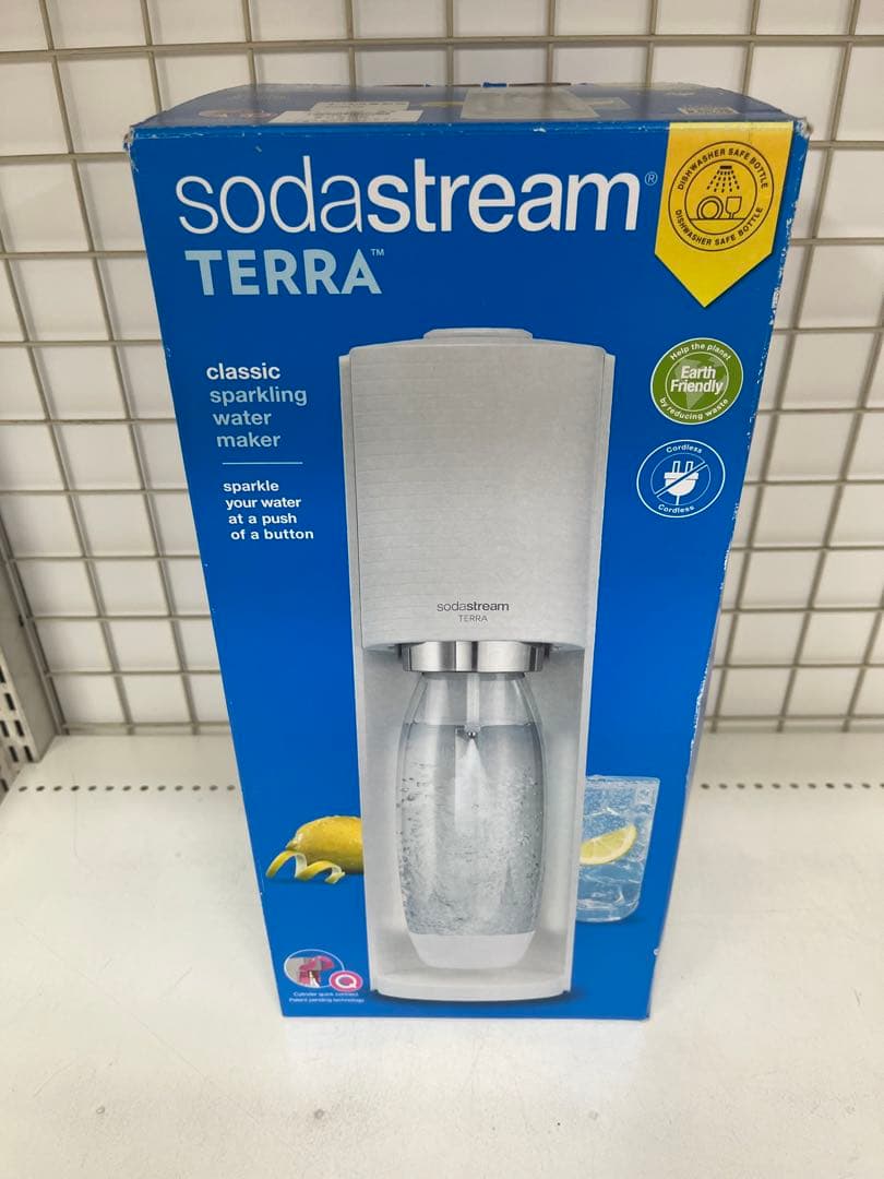 値引き不可　sodastream TERRA 炭酸水メーカー　白色 ソーダストリーム、シリンダーを片手でセットできる炭酸メーカーを本日