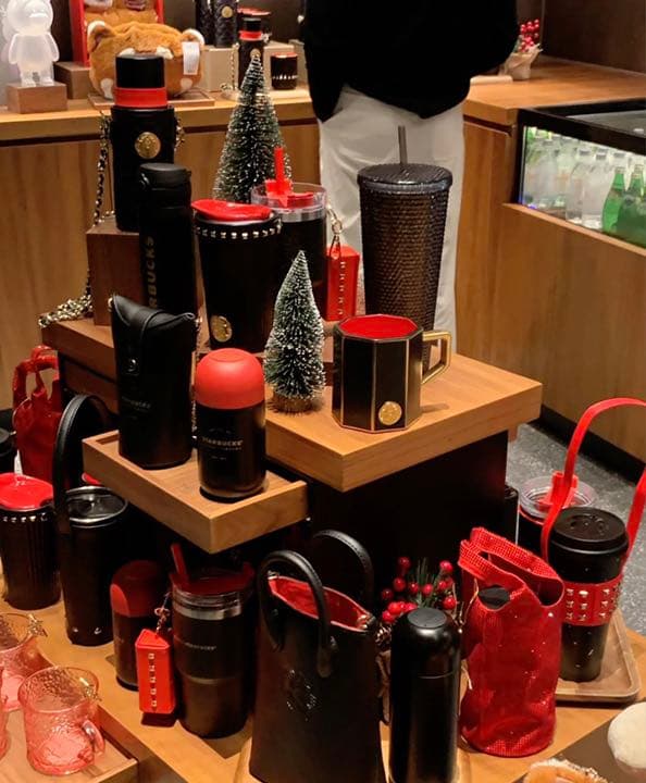 スタバ海外限定⭐️新品❗️2点セット❗️ブラックゴールドタンブラー&キラキラバック巾着 海外限定スタバグッズ – スマホケースショップ